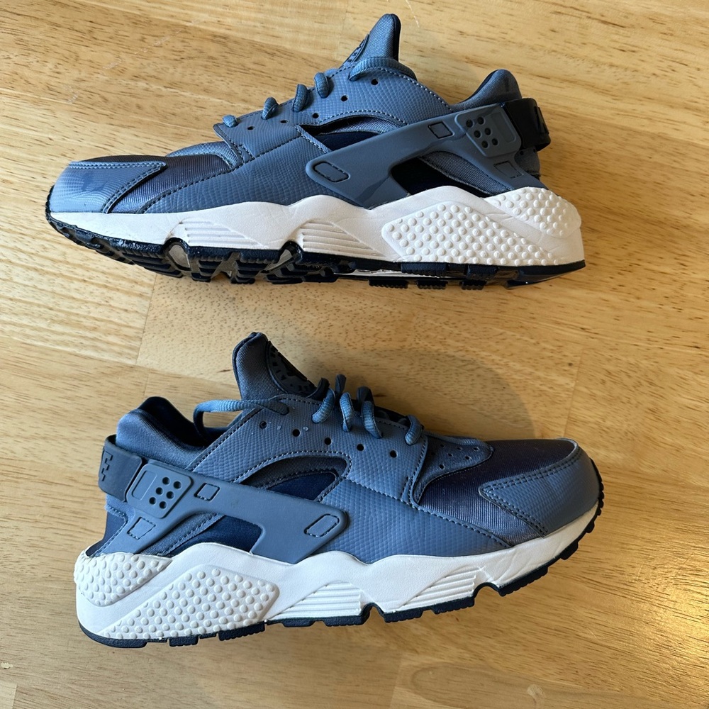 Air Huarache by Nike